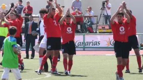 LOS AFICIONADOS PREMIARON CON UNA CERRADA OVACI&Oacute;N EL GRAN PARTIDO DEL MAR&Iacute;TIMA.