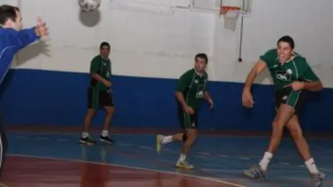 AL SAN JOS&Eacute; OBRERO S&Oacute;LO LE VALE LA VICTORIA.