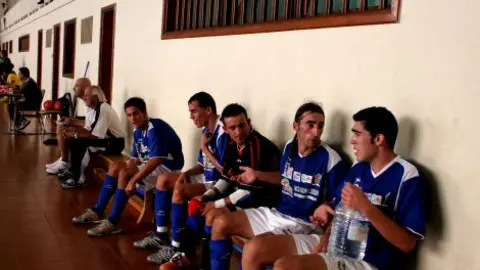 LAS CHICAS DE LA TI&Ntilde;OSA FUERON MUY SUPERIORES AL RIVAL.