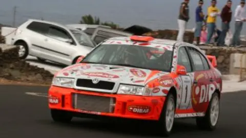 RA&Uacute;L KEY SIGUE DANDO MUESTRAS DE SU GRAN DOMINIO SOBRE LA MOTO.