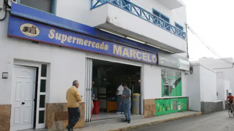 LOS AFICIONADOS DE AMBOS EQUIPOS TUVIERON UN COMPORTAMIENTO EJEMPLAR.