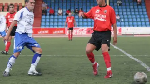 DAVID MART&Iacute;N DIRIGI&Oacute; CON MAESTR&Iacute;A AL EQUIPO EN LA SEGUNDA MITAD.