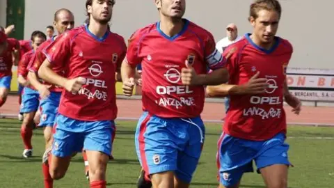 LOS ROJILLOS SIGUEN CON PASO FIRME EN LA TABLA.