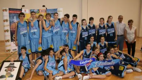 LOS EQUIPOS DE ESTUDIANTES DEMOSTRARON SU CALIDAD.