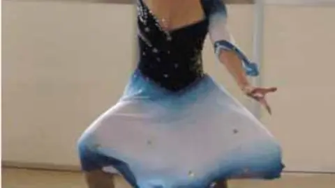 AGNES REVALID&Oacute; SU T&Iacute;TULO EN PAR&Iacute;S. 