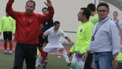 JUAN ANTONIO MACH&Iacute;N LO PAS&Oacute; MAL EN LOS &Uacute;LTIMOS PARTIDOS DEL EQUIPO. 
