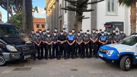 policías