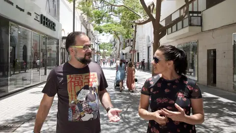 Los consejeros de Lanzarote en Pie-Sí Podemos en la calle Real de Arrecife.