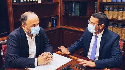 REUNI&Oacute;N OSWALDO B CON VALBUENA 2