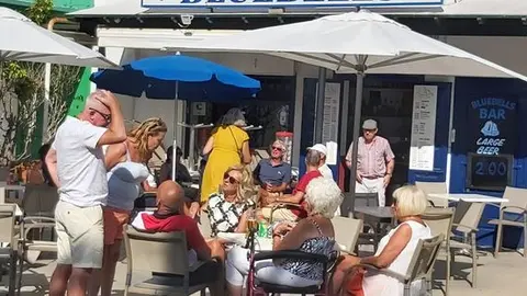 terraza llena