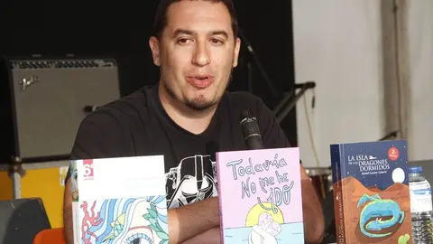 Isamel Lozano en una de las ediciones de la Feria del Libro de Playa Blanca