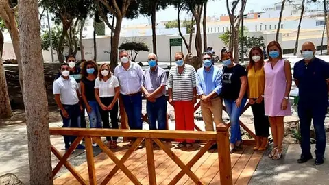 Parque de Los Pinos. La alcaldesa, junto al grupo de Gobierno, dio a conocer este lunes a los vecinos las obras realizadas