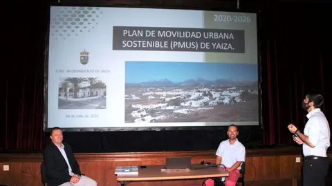 El alcalde de Yaiza, el concejal de Urbanismo y el técnico redactor