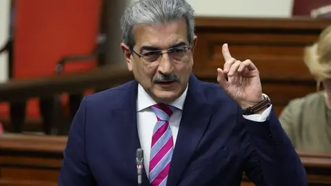 roman-rodriguez-parlamento