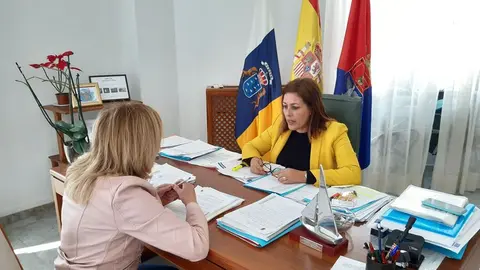 La-alcaldesa-Astrid-P_rez-y