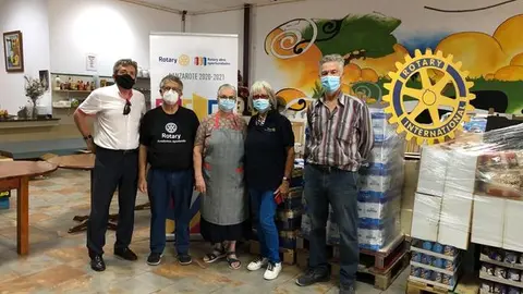 Donación de alimentos por Rotary Lanzarote a Sor Ana. Entrega realizada recientemente en la sede de la ONG