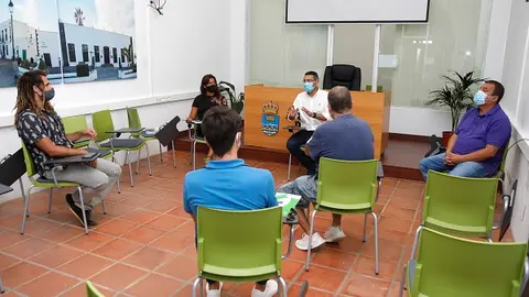 REUNIÓN EMPRESARIOS TEGUISE 2