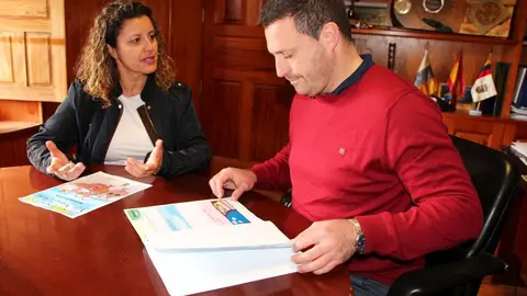 El alcalde de Yaiza y la concejala de Educación