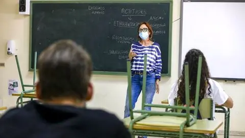 docente-kZg-U1101100124978wKE-624x385@Canarias7-k3xC--620x349@abc