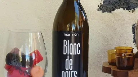 Botella de Blanc de Noirs.