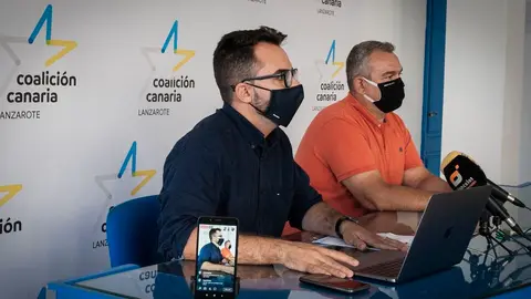 Imagen de la rueda de prensa que ofrecieron esta mañana en Arrecife los representantes de CC.