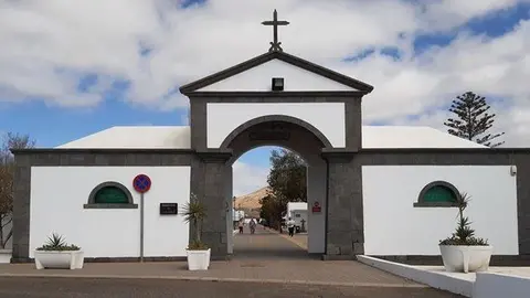 Exterior del cementerio municipal de Arrecife