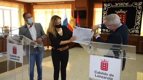 Reunión con el consejero de Obras Públicas Sebastián Franquis  (5)