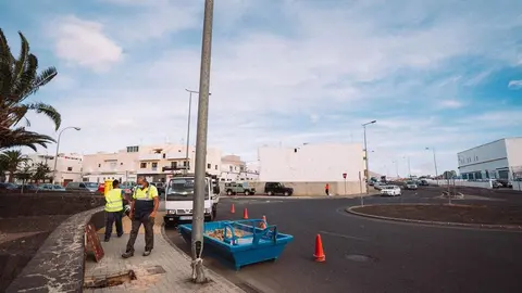 Arrecife realiza nuevas obras para instalar nueva iluminación en los accesos al barrio de Altavista