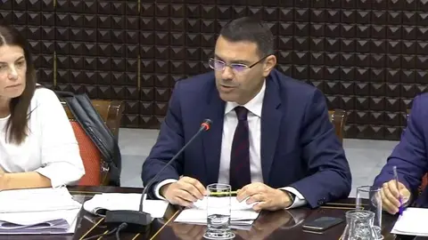 El parlamentario de CC en una reunión del Parlamento autonómico.