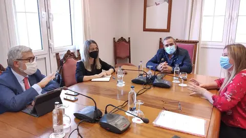 Imagen de la reunión en el Cabildo insular.