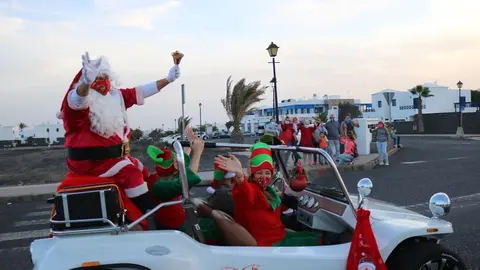 Papá Noel a su paso por la zona de San Marcial del Rubicón