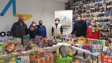 Recogida juguetes  y alimentos CC Yaiza (2)