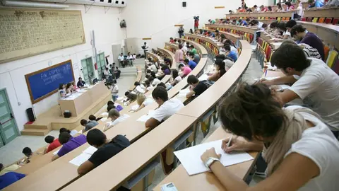 universitarios clase