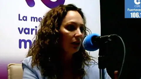 Sandra Domínguez en los estudios de COPE Fuerteventura.