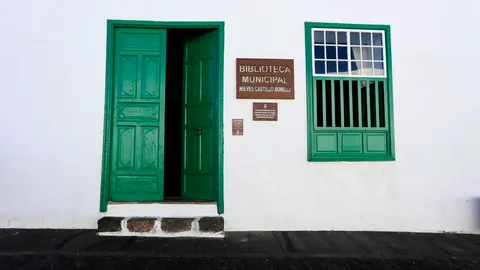 BIBLIOTECA NIEVES CASTILLO TEGUISE