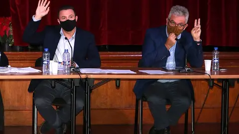 Óscar-Noda-y-Ángel-Domínguez-durante-el-Pleno