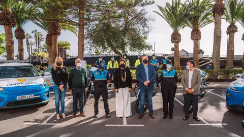 Nuevos coches y motocicletas eléctricas para la Policía Local de Arrecife adquiridas por el Ayuntamiento