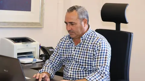 Ángel Vázquez, consejero de Turismo e-reunión 3