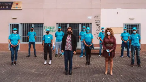 Presentación del equipo de informodores cívicos en Arrecife. La alcaldesa y la concejal de Juventud y Participación Ciudadana