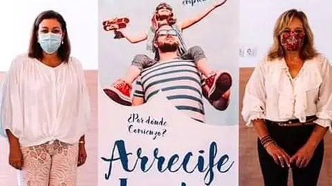 Ayudasde ARrecife  para los universitarios 2020 2021. La alcaldesa y la concejal de Educación