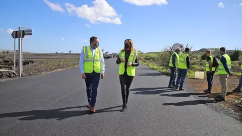 Loli Corujo acompañada por Jacobo Medina