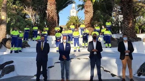 ALCALDE, CONCEJALES, REPRESENTANTE FCC Y TRABAJADORES 4