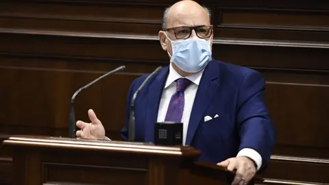 José Miguel Barragán durante su intervención en el Palamento autonómico.