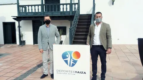El alcalde de Yaiza y el concejal de Deportes