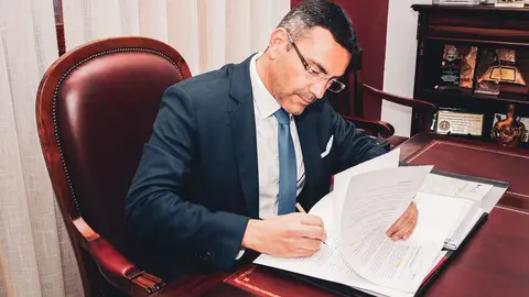 OSWALDO BETANCORT FIRMANDO