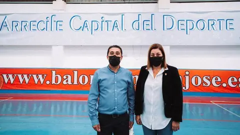 Inversiones en el Pabellón de Titerroy. La alcaldesa Astrid Pérez y el concejal de Deportes Roy González