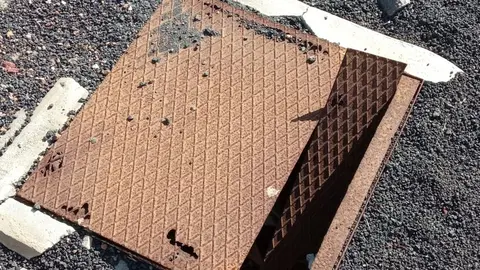 Arqueta rota (Imagen de Cs)