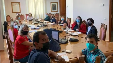 Mesa de la Juventud de Lanzarote  (1)