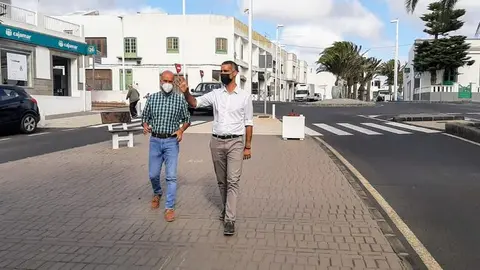 Tejera y De León en la Avenida de Las Palmeras