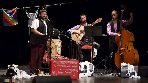 GRUPO TANGATOS EN TEATRO LEAL